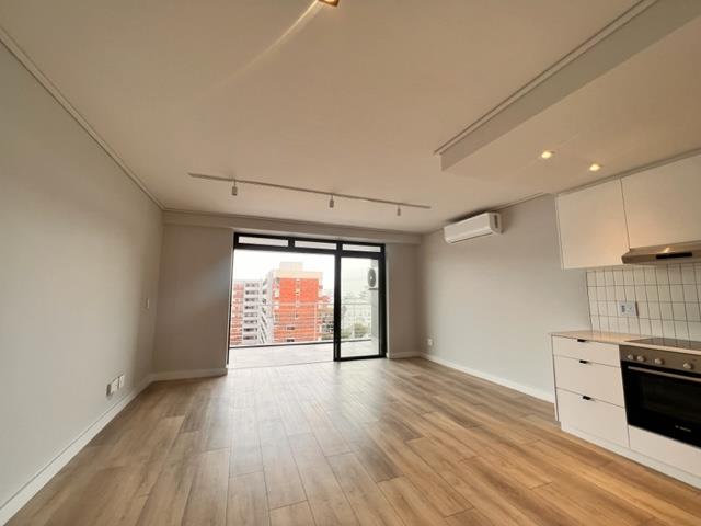 To Let 2 Bedroom Property for Rent in Sea Point Western Cape
